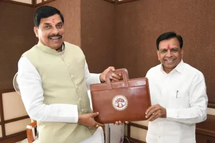 मुख्यमंत्री मोहन यादव ने वित्त मंत्री जगदीश देवड़ा का बढ़ाया उत्साह, दीं मंगलकामनाएं!