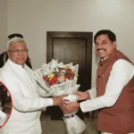 CM Dr. Mohan Yadav welcoming Governor Mangubhai Patel at Ujjain Circuit House