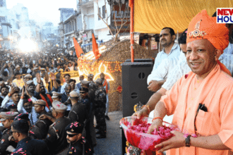 CM Yogi Gorakhpur Holi 2026, Bhakt Prahlad Shobhayatra Pandeyhata, Holi Celebration Gorakhpur, Yogi Adityanath Flowers Holi.